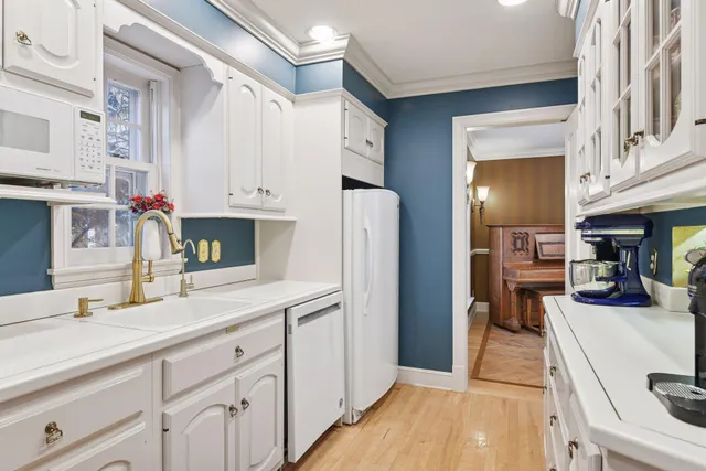 $6,995 | 3 Edina Court, Edina, MN 55424