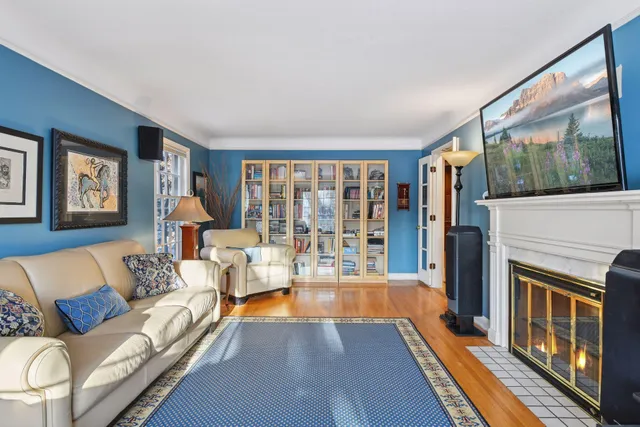 $7,995 | 3 Edina Court, Edina, MN 55424