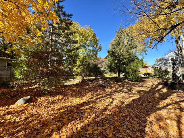 $7,995 | 3 Edina Court, Edina, MN 55424