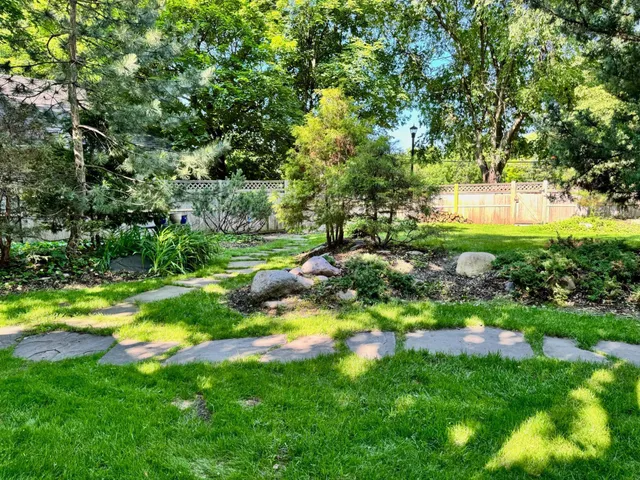 $6,995 | 3 Edina Court, Edina, MN 55424