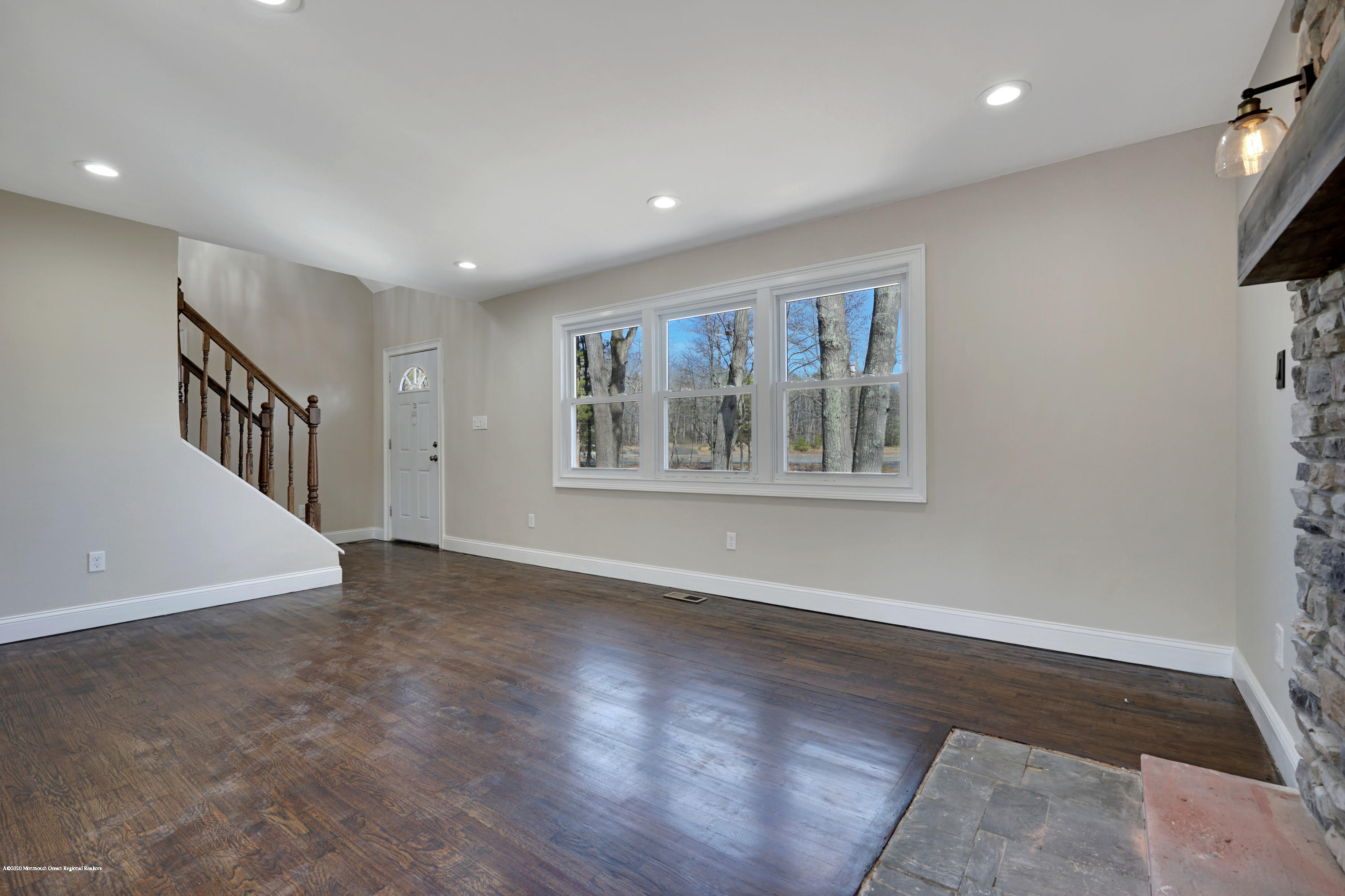 464 Toms River Road Jackson, NJ 08527 - Photo 11 of 34 Additional Living Room Views