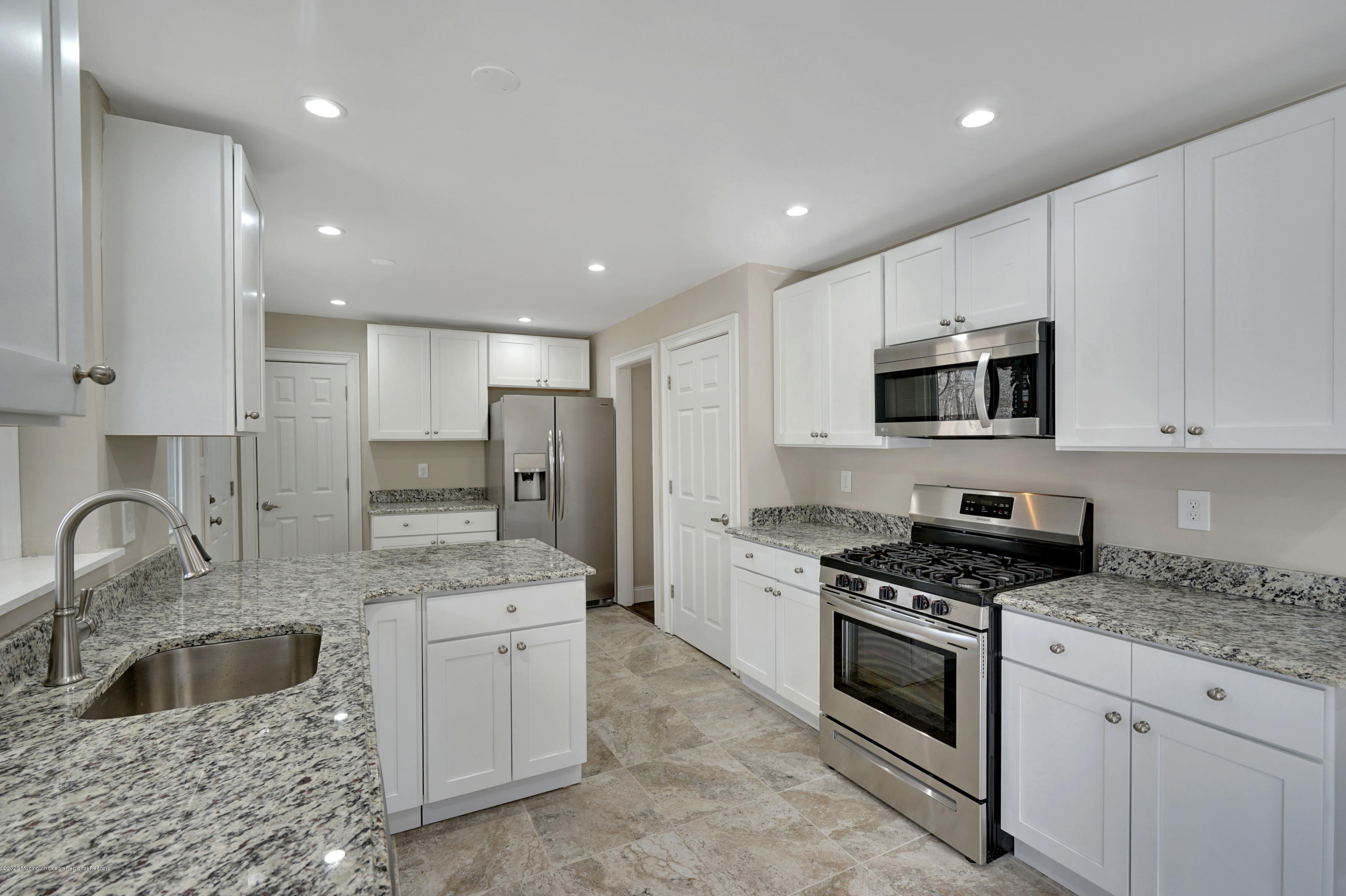 464 Toms River Road Jackson, NJ 08527 - Photo 3 of 34 New Kitchen