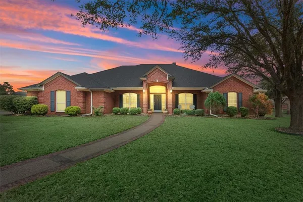 $624,900 | 122 Greentree Drive, Crawford, TX 76638