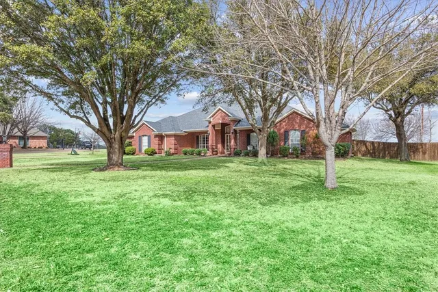 $624,900 | 122 Greentree Drive, Crawford, TX 76638