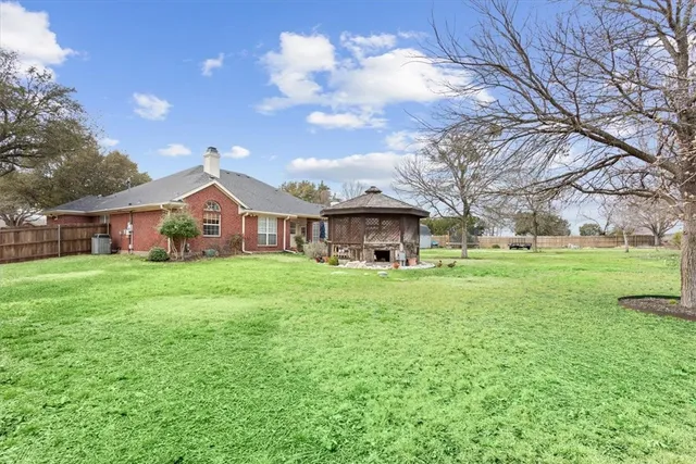 $624,900 | 122 Greentree Drive, Crawford, TX 76638