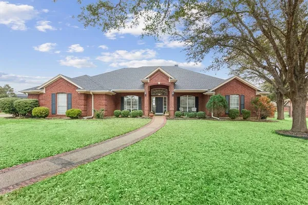 $624,900 | 122 Greentree Drive, Crawford, TX 76638