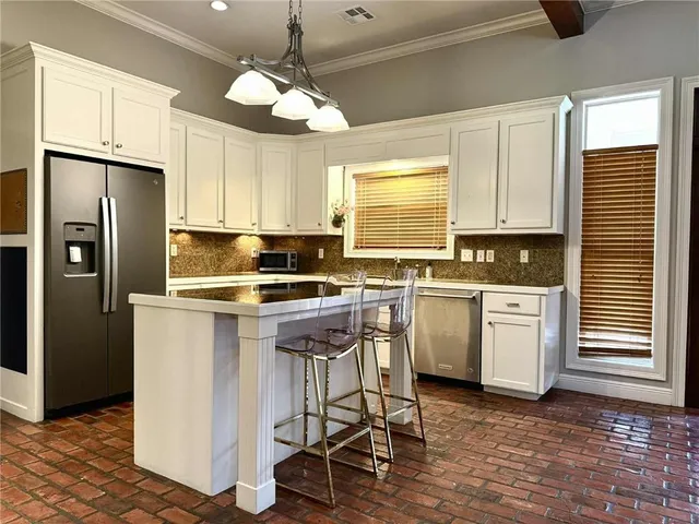 $452,000 | 358 West Shore Drive, Alexandria, LA 71303