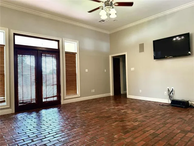 $452,000 | 358 West Shore Drive, Alexandria, LA 71303