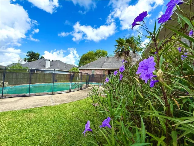 $452,000 | 358 West Shore Drive, Alexandria, LA 71303