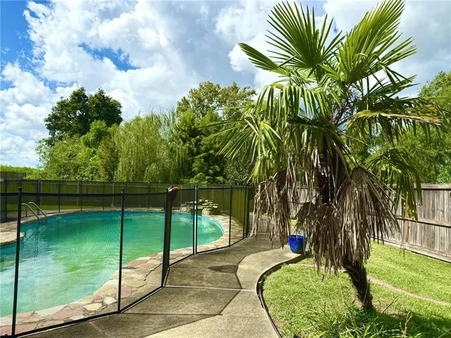 $452,000 | 358 West Shore Drive, Alexandria, LA 71303