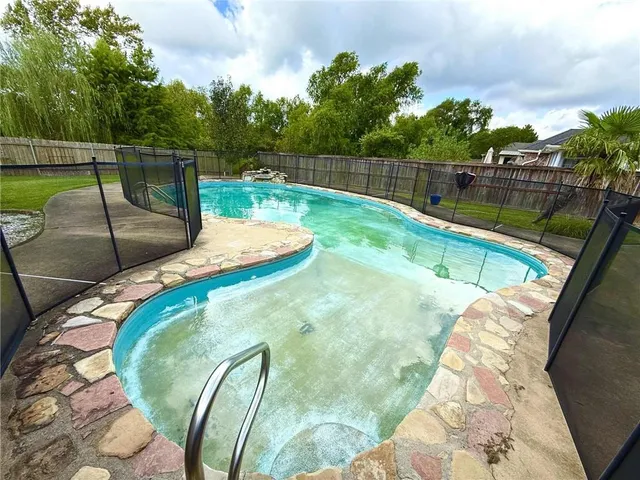 $452,000 | 358 West Shore Drive, Alexandria, LA 71303