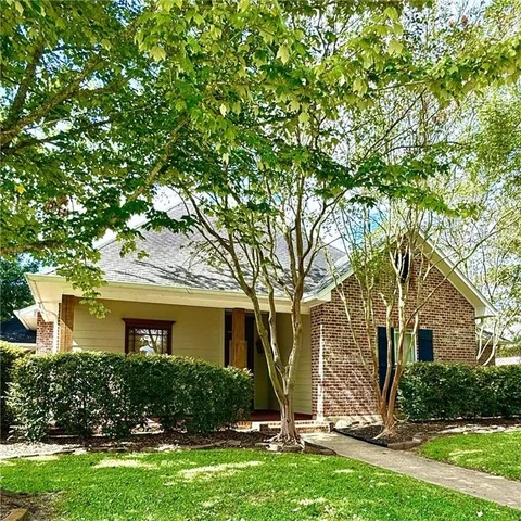 $452,000 | 358 West Shore Drive, Alexandria, LA 71303