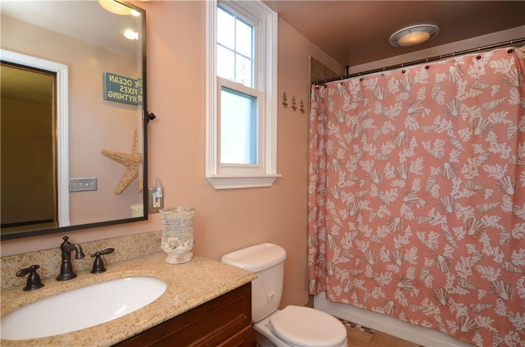 32 Oakwood Road Pittsburgh, PA 15205 - Photo 12 of 24 First floor full bathroom