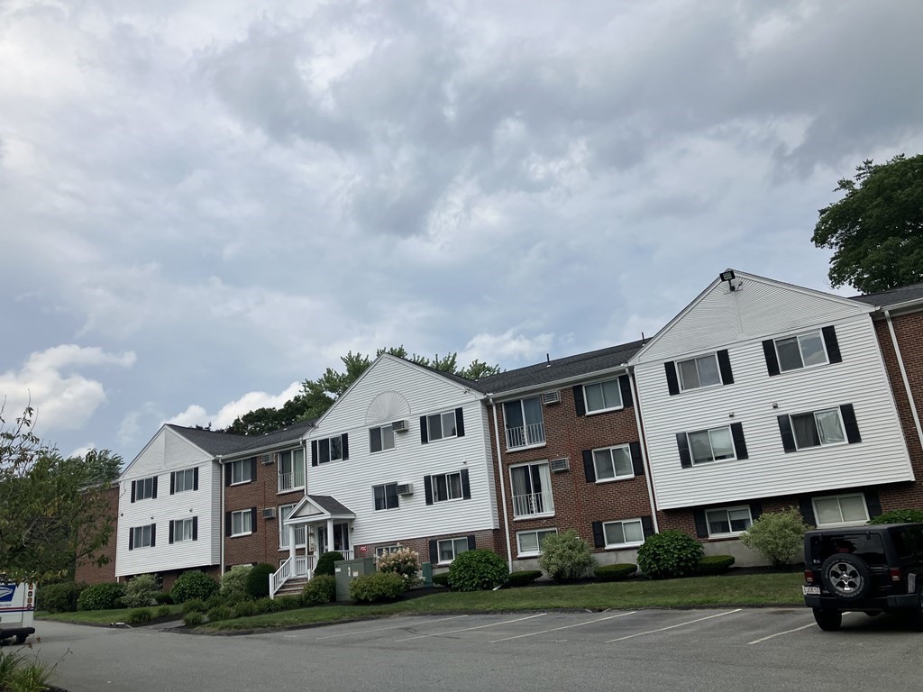 25 Clark's Road, Unit 202 Amesbury, MA 01913 - Photo 1 of 13 Gallery Image 1