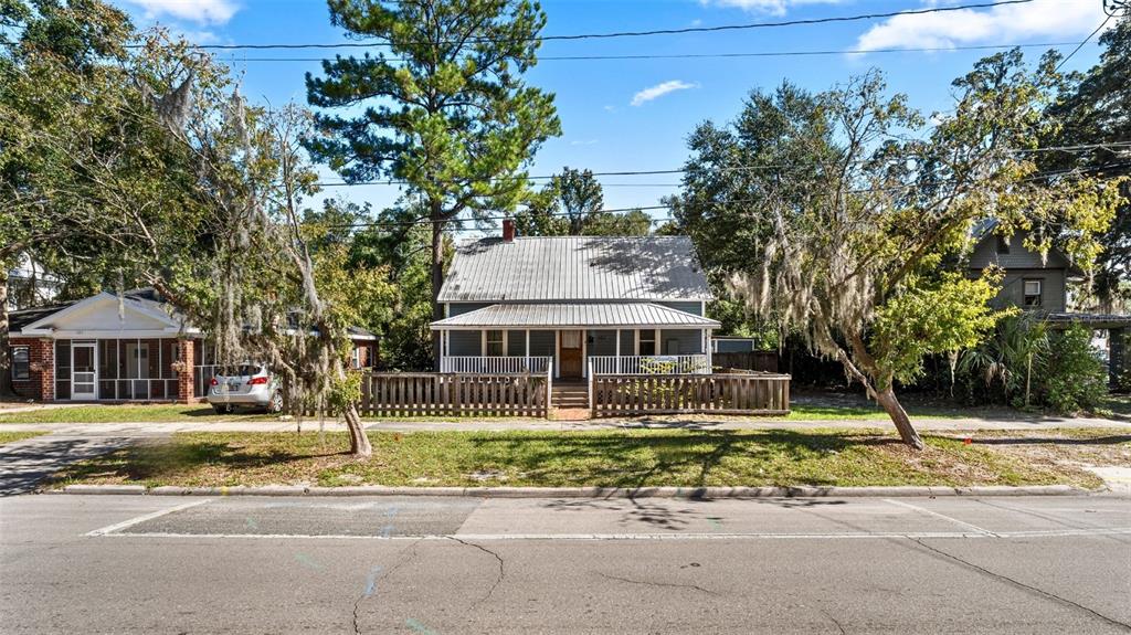 101 Northeast 9th Street Gainesville, FL 32601 - Photo 35 of 35 a front view of a house with a yard