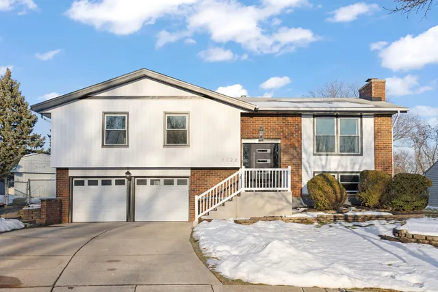 $650,000 | 1122 Patricia Court, Schaumburg, IL 60193