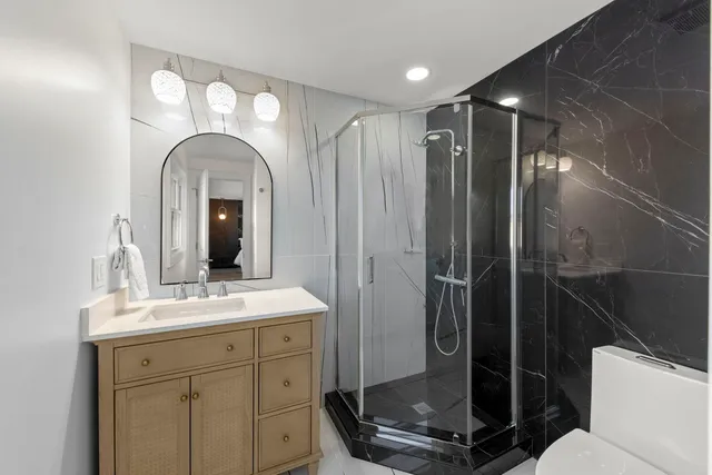 $650,000 | 1122 Patricia Court, Schaumburg, IL 60193