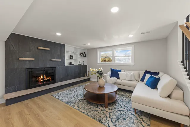 $650,000 | 1122 Patricia Court, Schaumburg, IL 60193