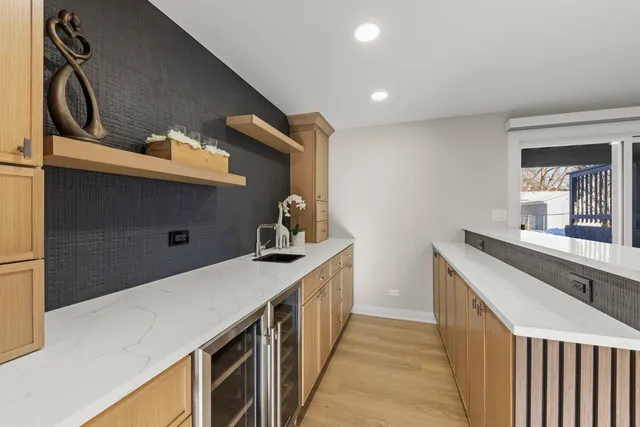 $650,000 | 1122 Patricia Court, Schaumburg, IL 60193