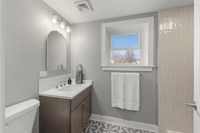 $650,000 | 1122 Patricia Court, Schaumburg, IL 60193