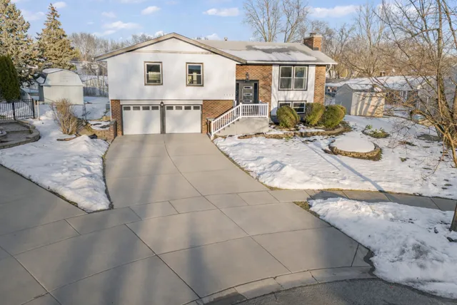 $650,000 | 1122 Patricia Court, Schaumburg, IL 60193