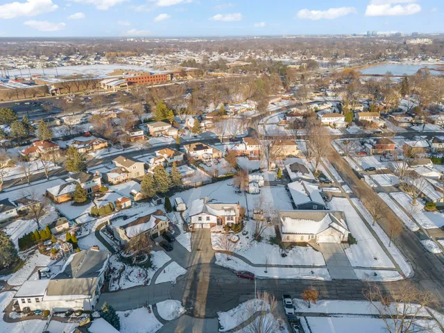 $650,000 | 1122 Patricia Court, Schaumburg, IL 60193