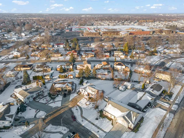 $650,000 | 1122 Patricia Court, Schaumburg, IL 60193