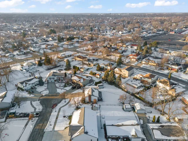 $650,000 | 1122 Patricia Court, Schaumburg, IL 60193