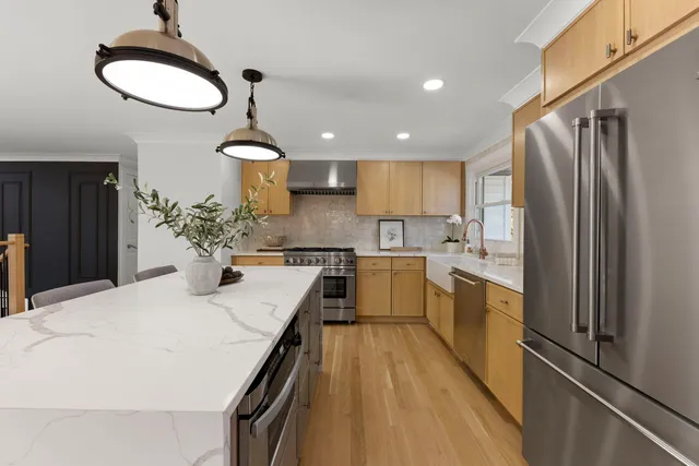 $650,000 | 1122 Patricia Court, Schaumburg, IL 60193