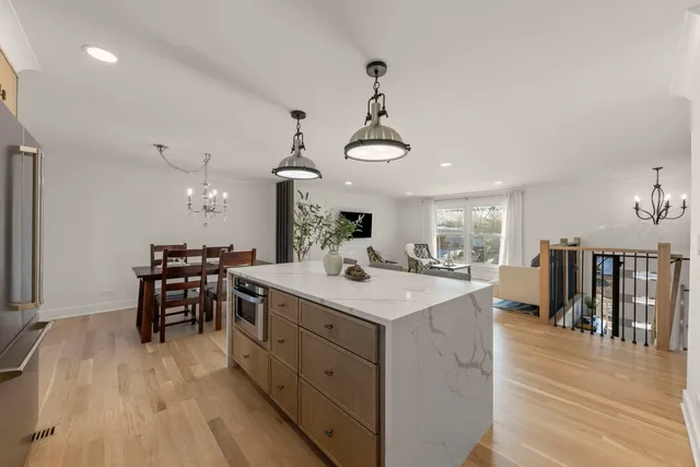 $650,000 | 1122 Patricia Court, Schaumburg, IL 60193