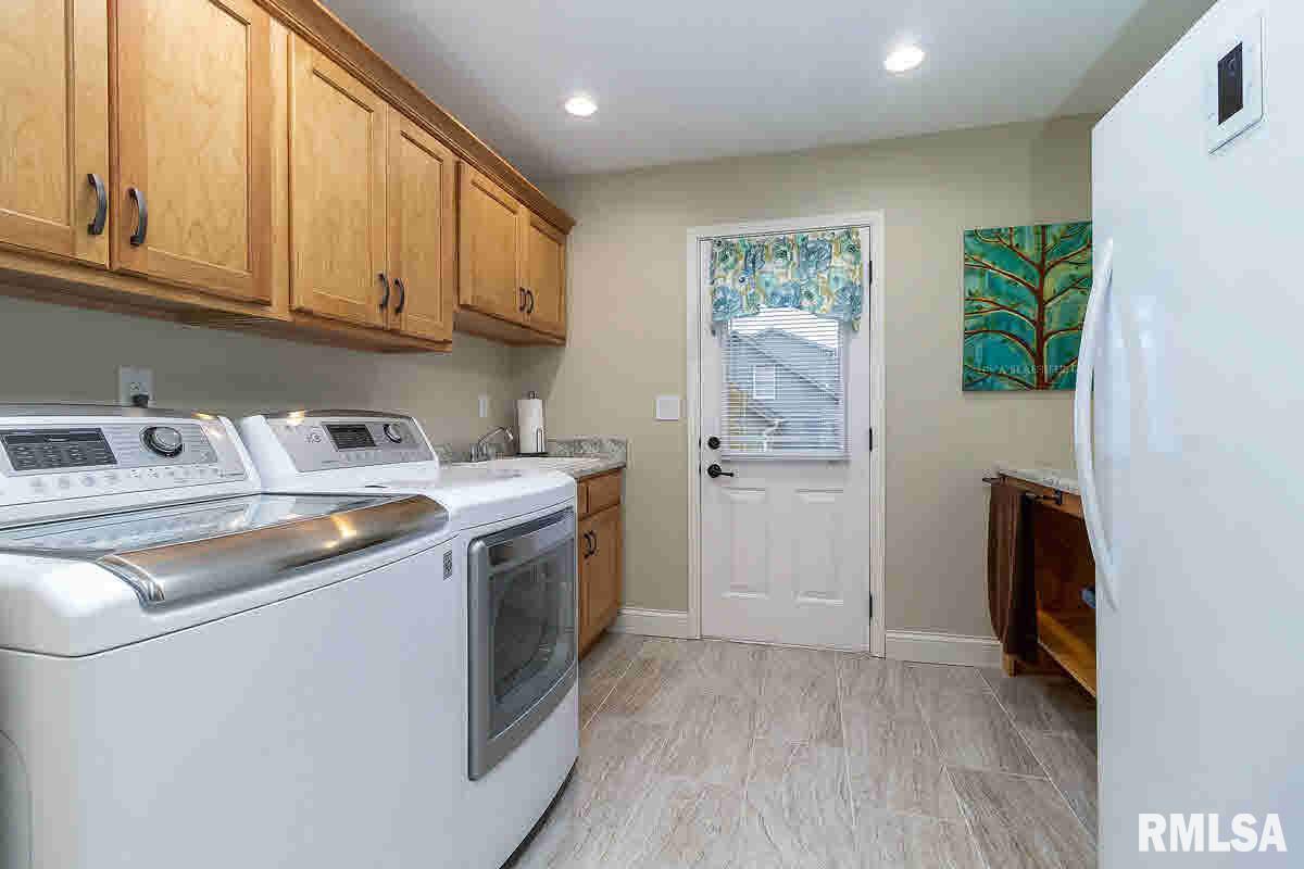 6500 James Road Bettendorf, IA 52722 - Photo 14 of 24 Gallery Image 14