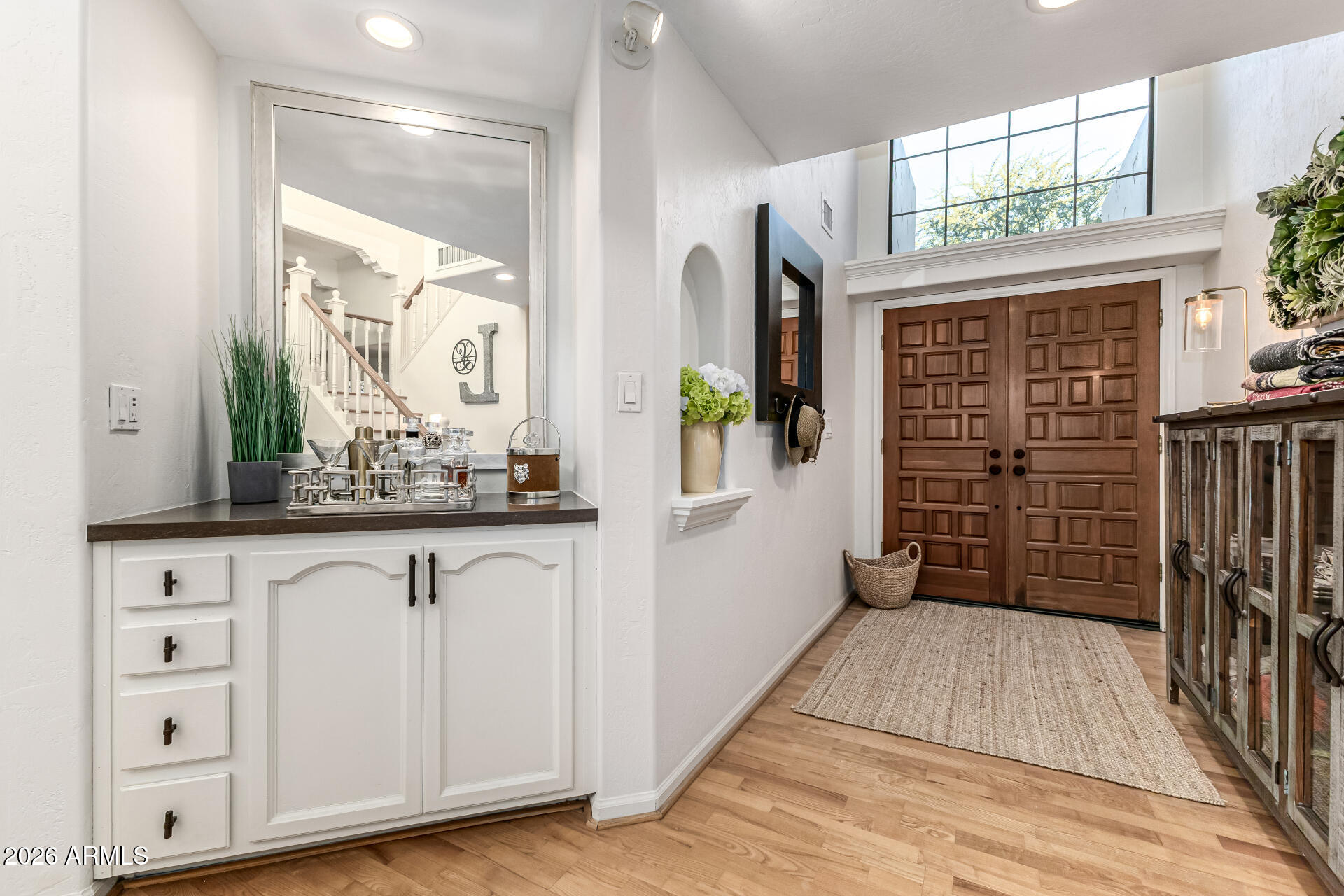 7955 East Chaparral Road, Unit 130 Scottsdale, AZ 85251 - Photo 6 of 38 Entry/Bar