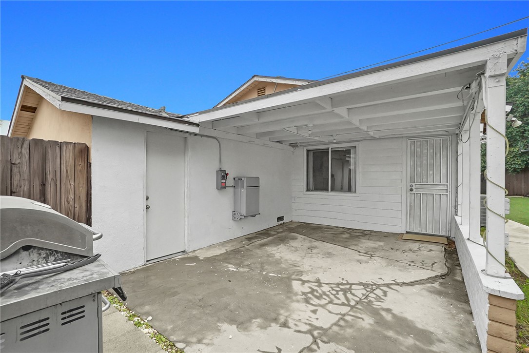 1289 Grove Upland, CA 91786 - Photo 23 of 31 patio