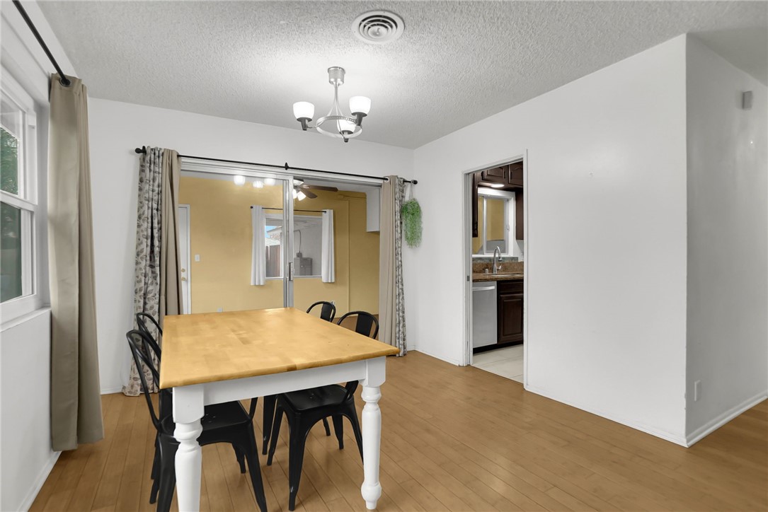 1289 Grove Upland, CA 91786 - Photo 7 of 31 Dining room