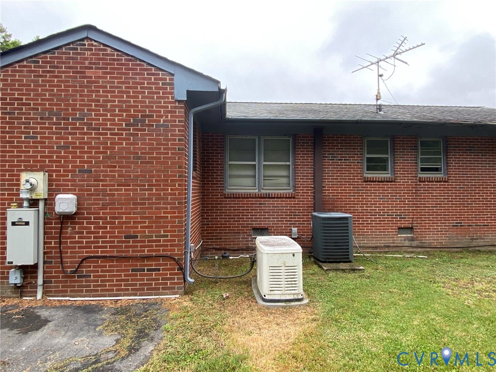 222 Beaver Dam Road Waverly, VA 23890 - Photo 4 of 15