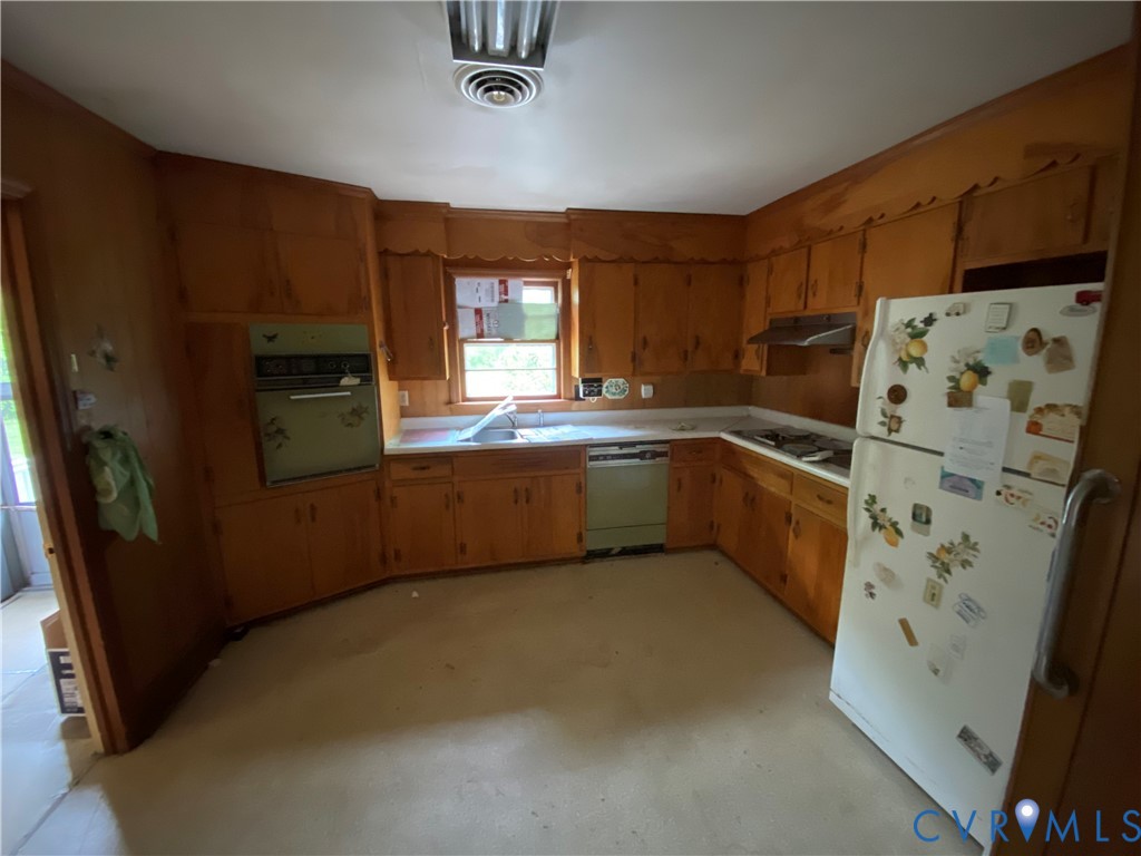 222 Beaver Dam Road Waverly, VA 23890 - Photo 7 of 15