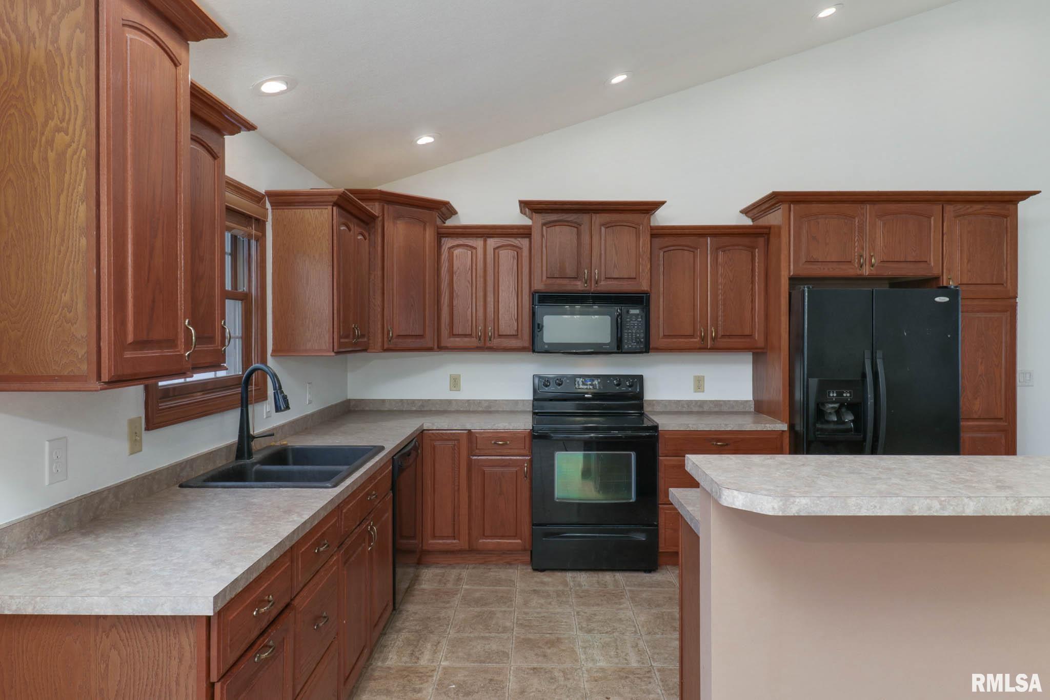 1835 Kingsbury Road Washington, IL 61571 - Photo 16 of 57 Gallery Image 16