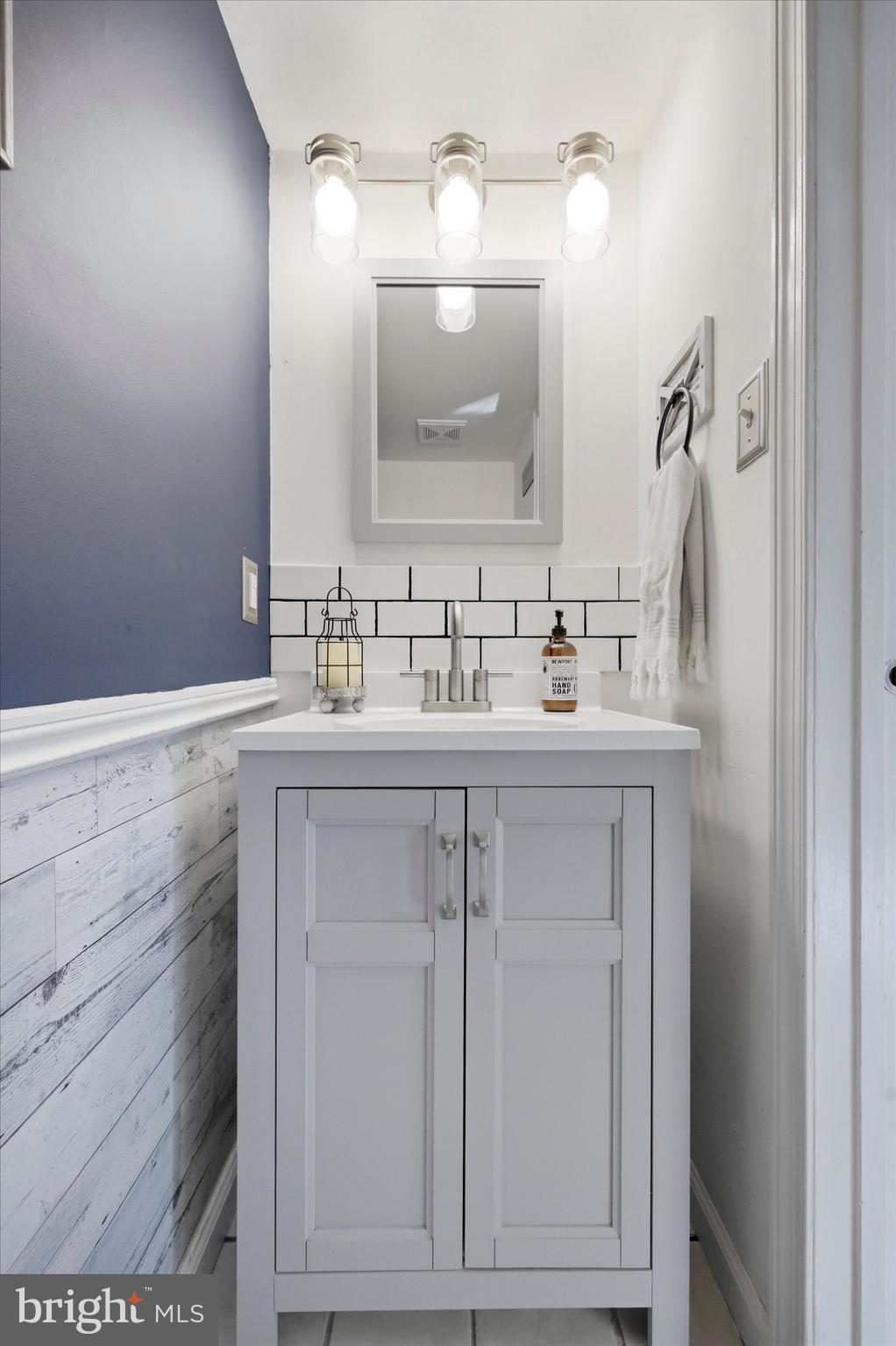 1000 Jacksonville Road, Unit 6 Warminster, PA 18974 - Photo 11 of 24 Powder Room