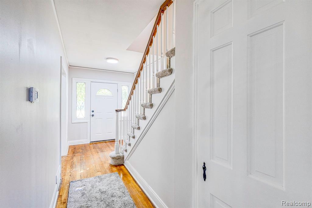 928 Pemberton Road Grosse Pointe Park, MI 48230 - Photo 12 of 29