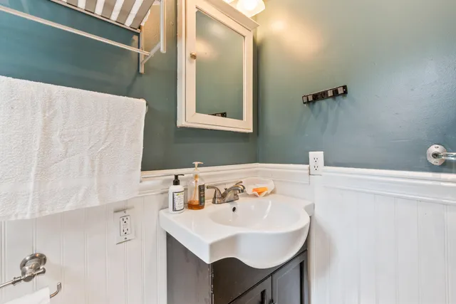 $280,000 | 333 Old County Road, Rockland, ME 04841