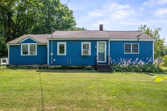 $280,000 | 333 Old County Road, Rockland, ME 04841