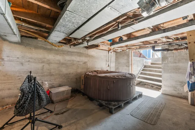 $280,000 | 333 Old County Road, Rockland, ME 04841