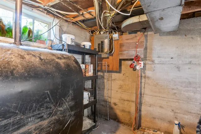 $280,000 | 333 Old County Road, Rockland, ME 04841