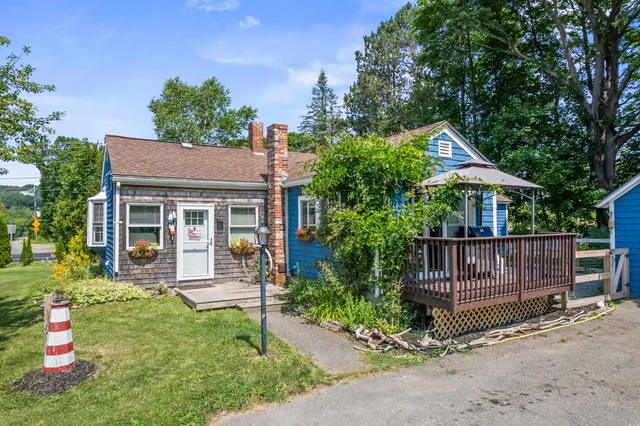$280,000 | 333 Old County Road, Rockland, ME 04841
