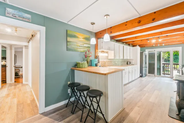 $280,000 | 333 Old County Road, Rockland, ME 04841