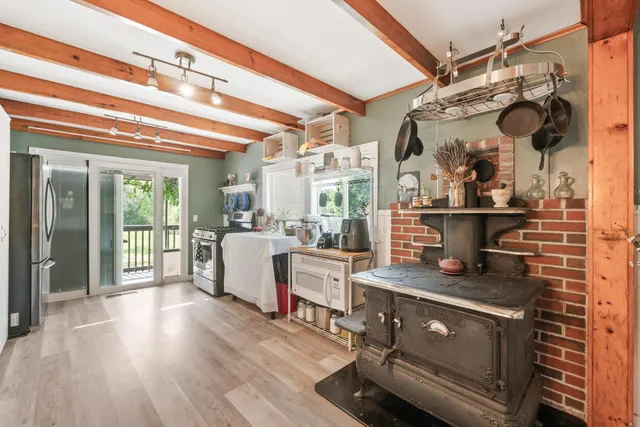 $280,000 | 333 Old County Road, Rockland, ME 04841