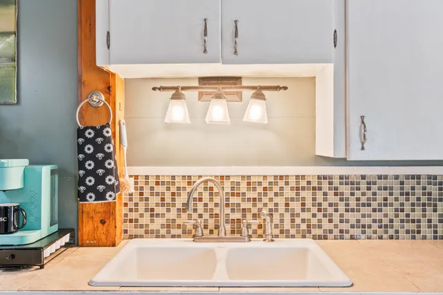 $280,000 | 333 Old County Road, Rockland, ME 04841