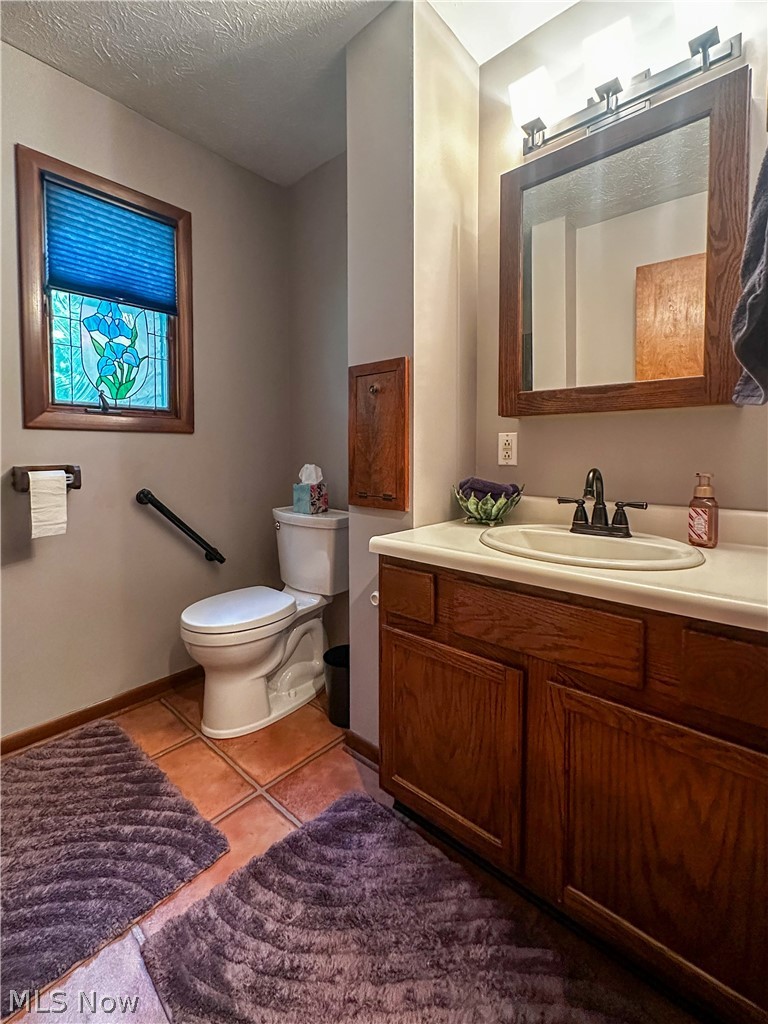 340 Tibbetts Wick Road Girard, OH 44420 - Photo 22 of 50 First floor full bath