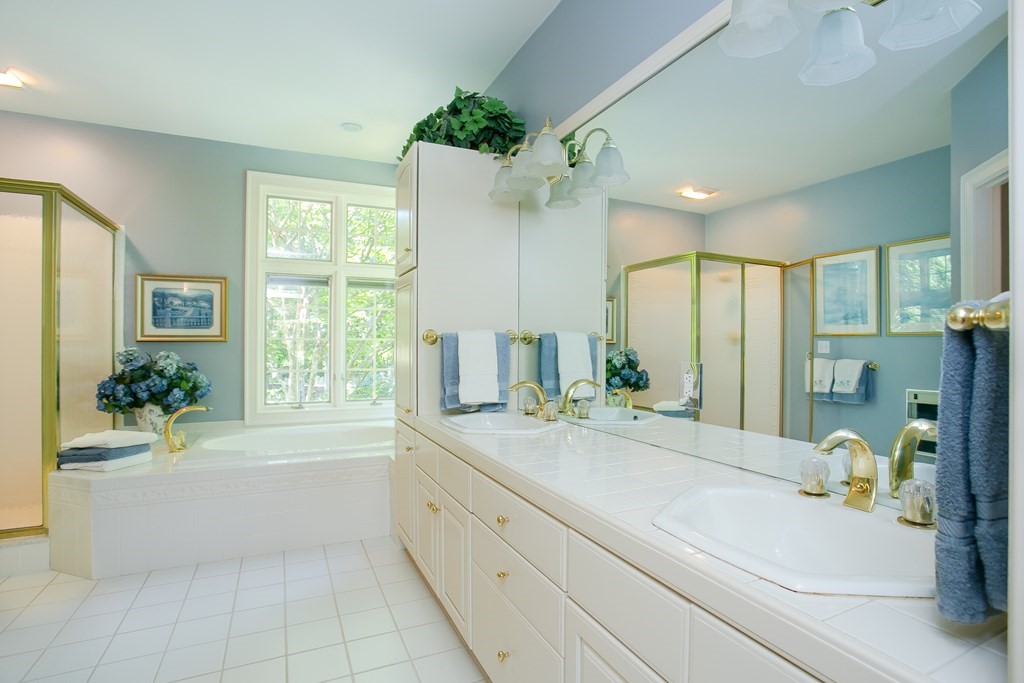 85 Daniel T Church Road Tiverton, RI 02878 - Photo 21 of 33