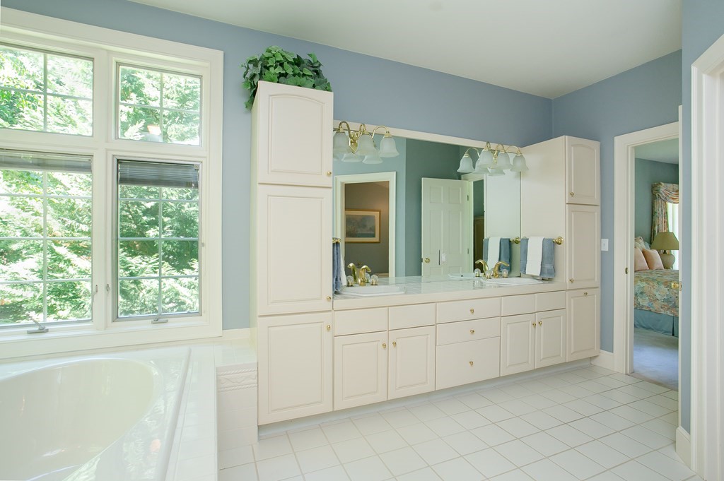 85 Daniel T Church Road Tiverton, RI 02878 - Photo 24 of 33